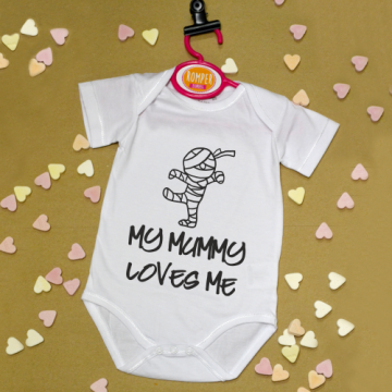 My mummy loves me met achtergrond