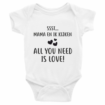 Sst mama en ik kijken all you need is love